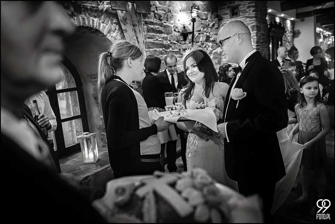 zdjęcia ślubne folwark stara winiarnia,fotograf na ślub mszana dolna,fotograf na ślub cywilny