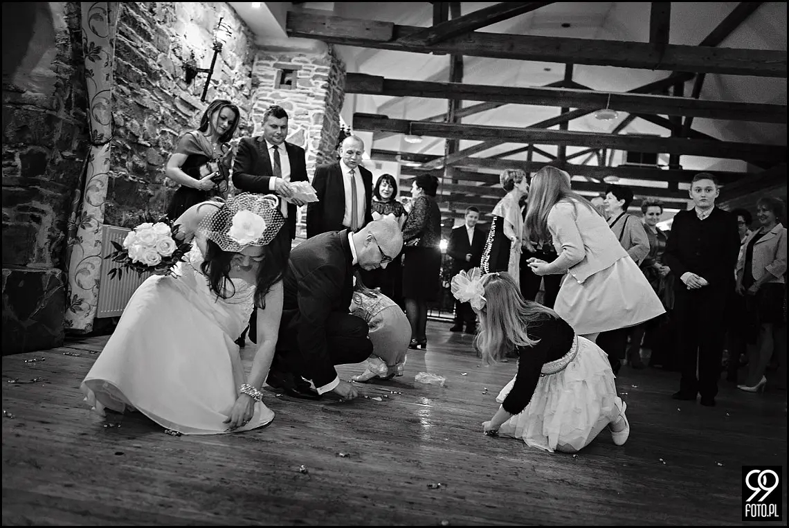 zdjęcia ślubne folwark stara winiarnia,fotograf na ślub mszana dolna,fotograf na ślub cywilny