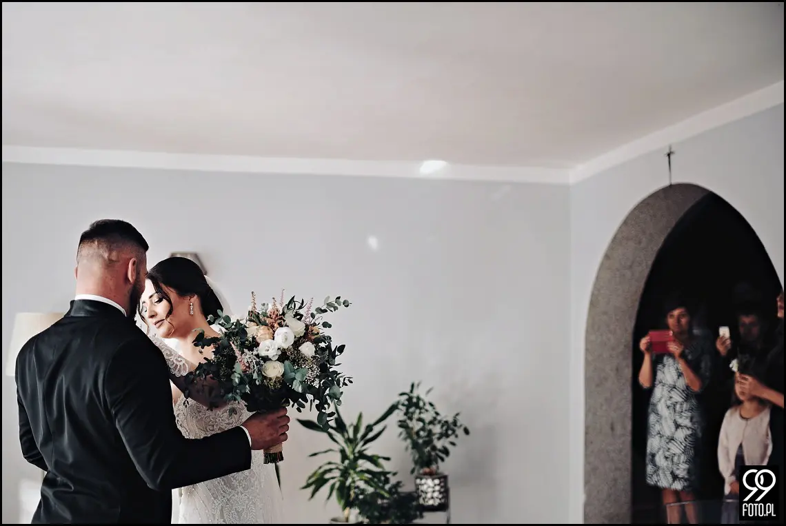 Zielone Wzgórze Koniusza, fotograf ślubny Proszowice, garbus do ślubu