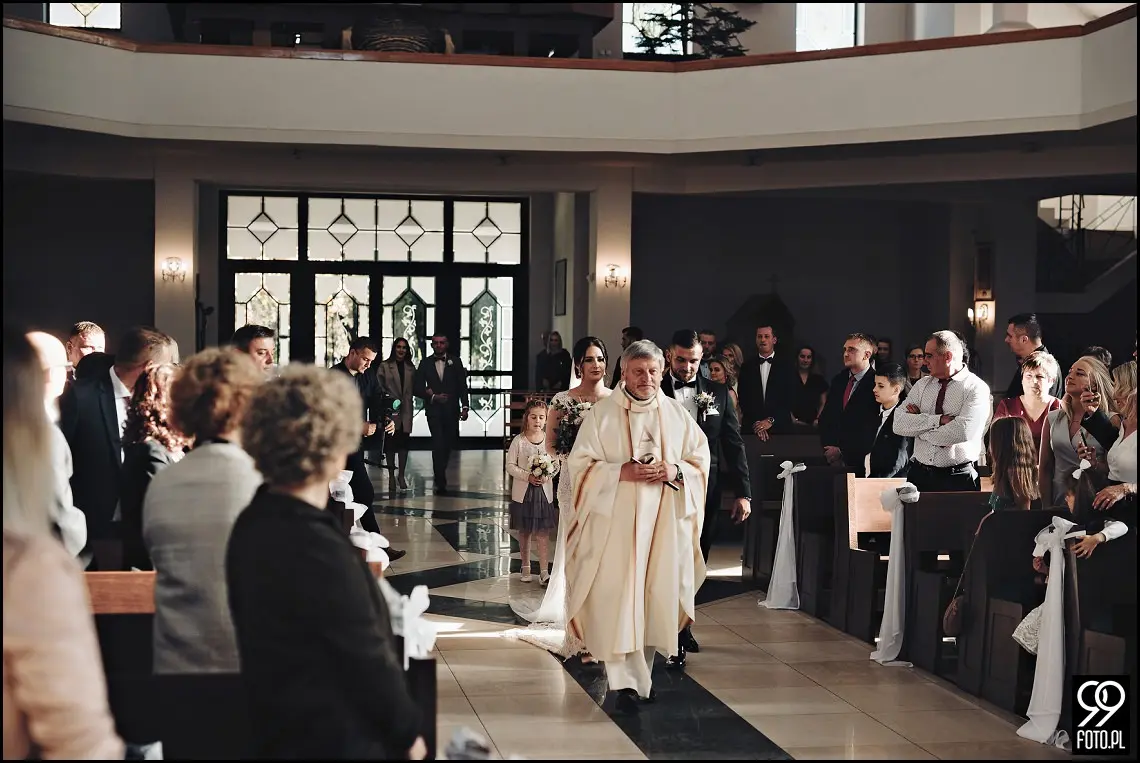 Zielone Wzgórze Koniusza, fotograf ślubny Proszowice, garbus do ślubu