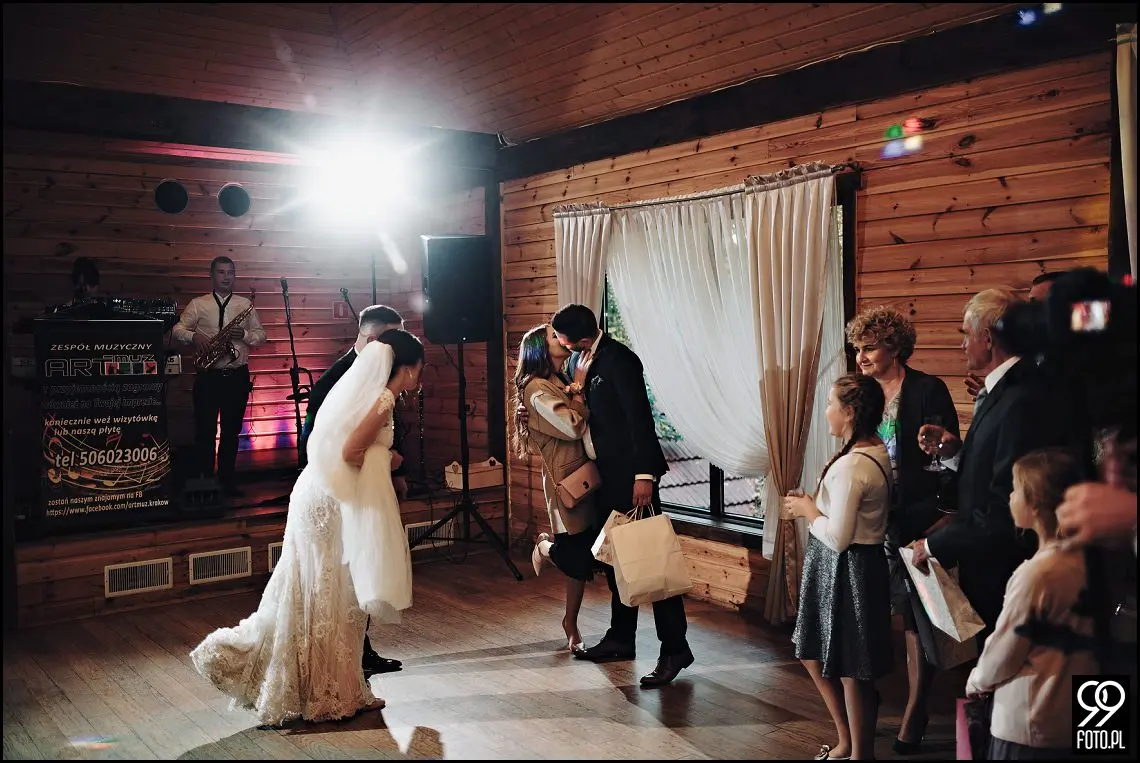 Zielone Wzgórze Koniusza, fotograf ślubny Proszowice, garbus do ślubu