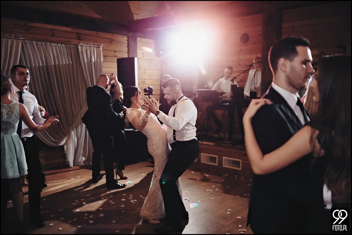 Zielone Wzgórze Koniusza, fotograf ślubny Proszowice, garbus do ślubu