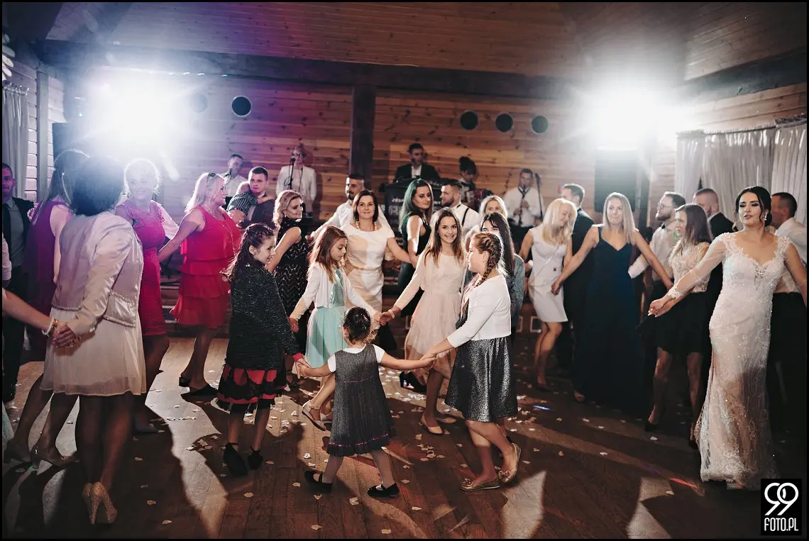 Zielone Wzgórze Koniusza, fotograf ślubny Proszowice, garbus do ślubu