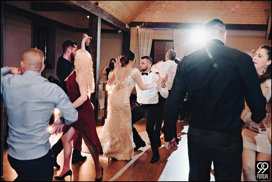 Zielone Wzgórze Koniusza, fotograf ślubny Proszowice, garbus do ślubu