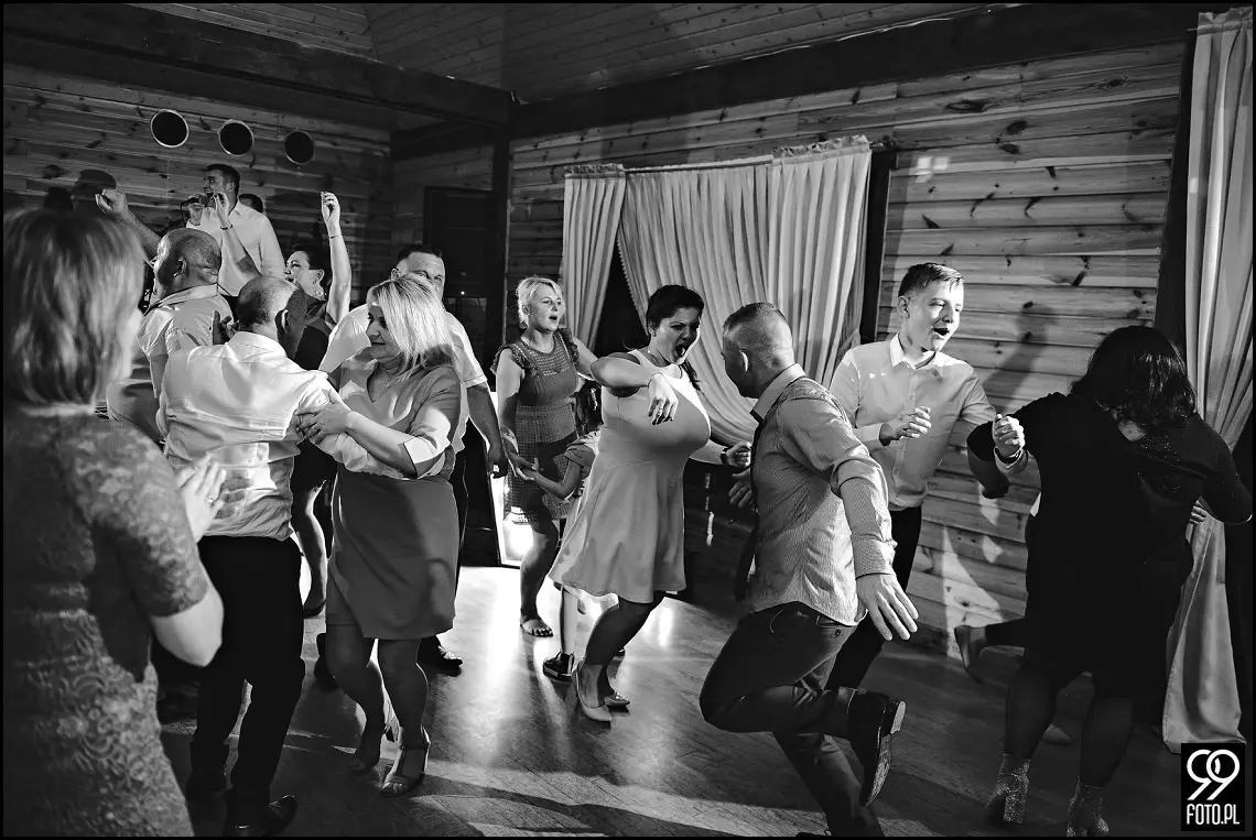 Zielone Wzgórze Koniusza, fotograf ślubny Proszowice, garbus do ślubu