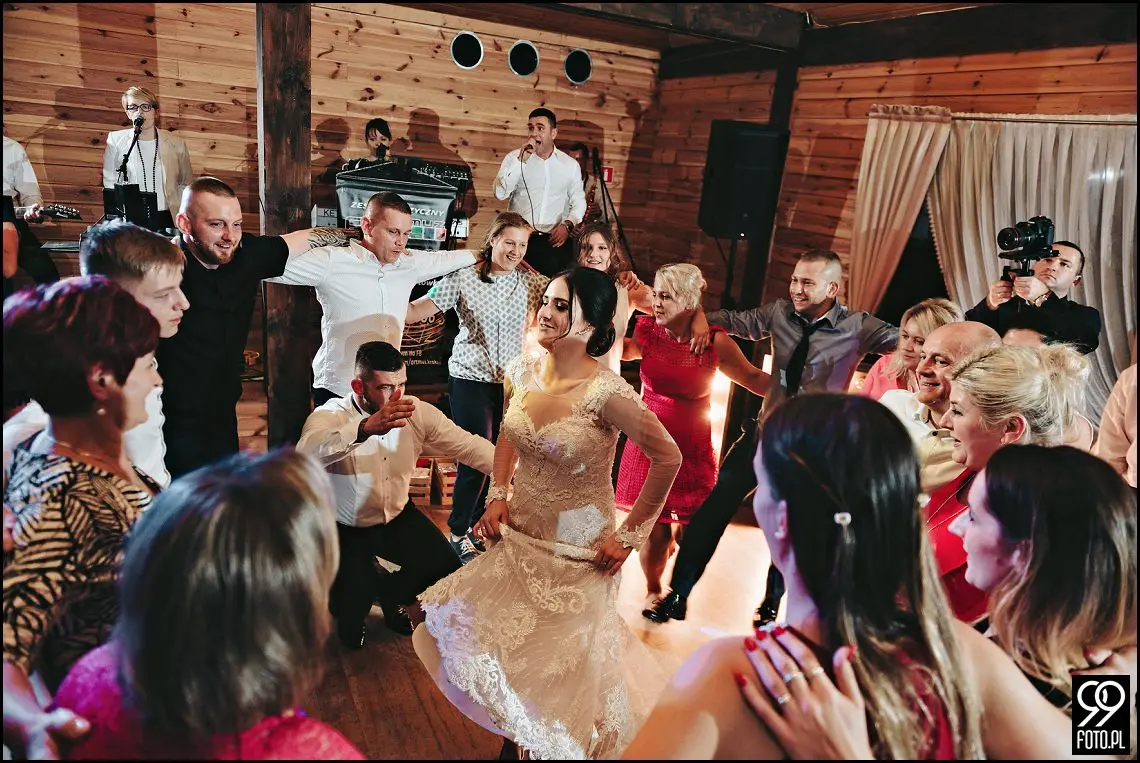 Zielone Wzgórze Koniusza, fotograf ślubny Proszowice, garbus do ślubu