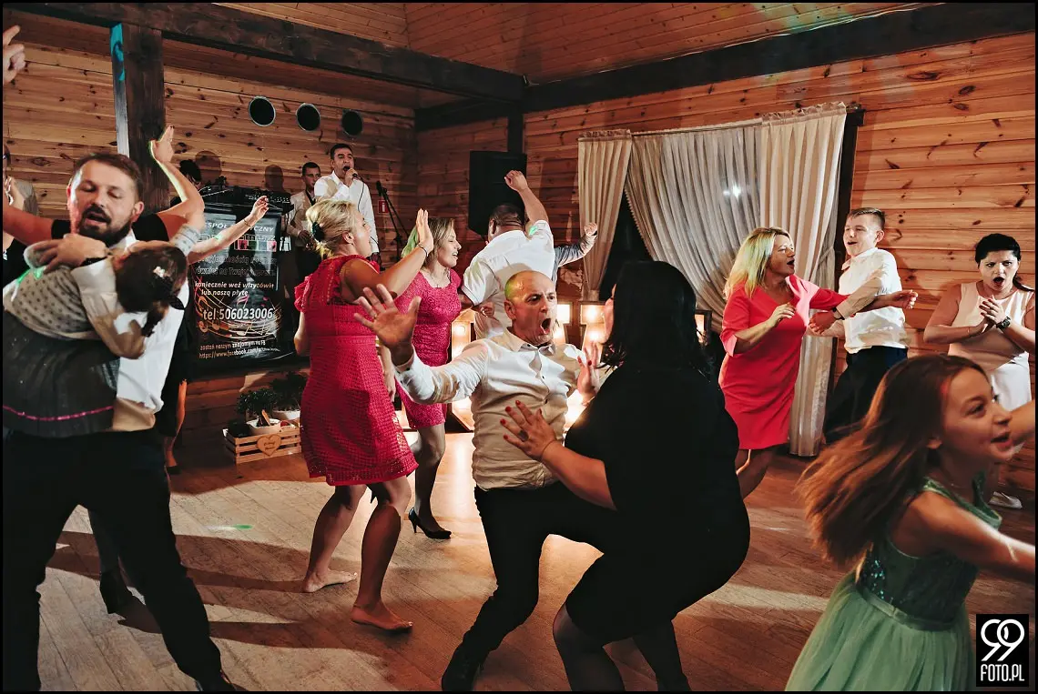 Zielone Wzgórze Koniusza, fotograf ślubny Proszowice, garbus do ślubu