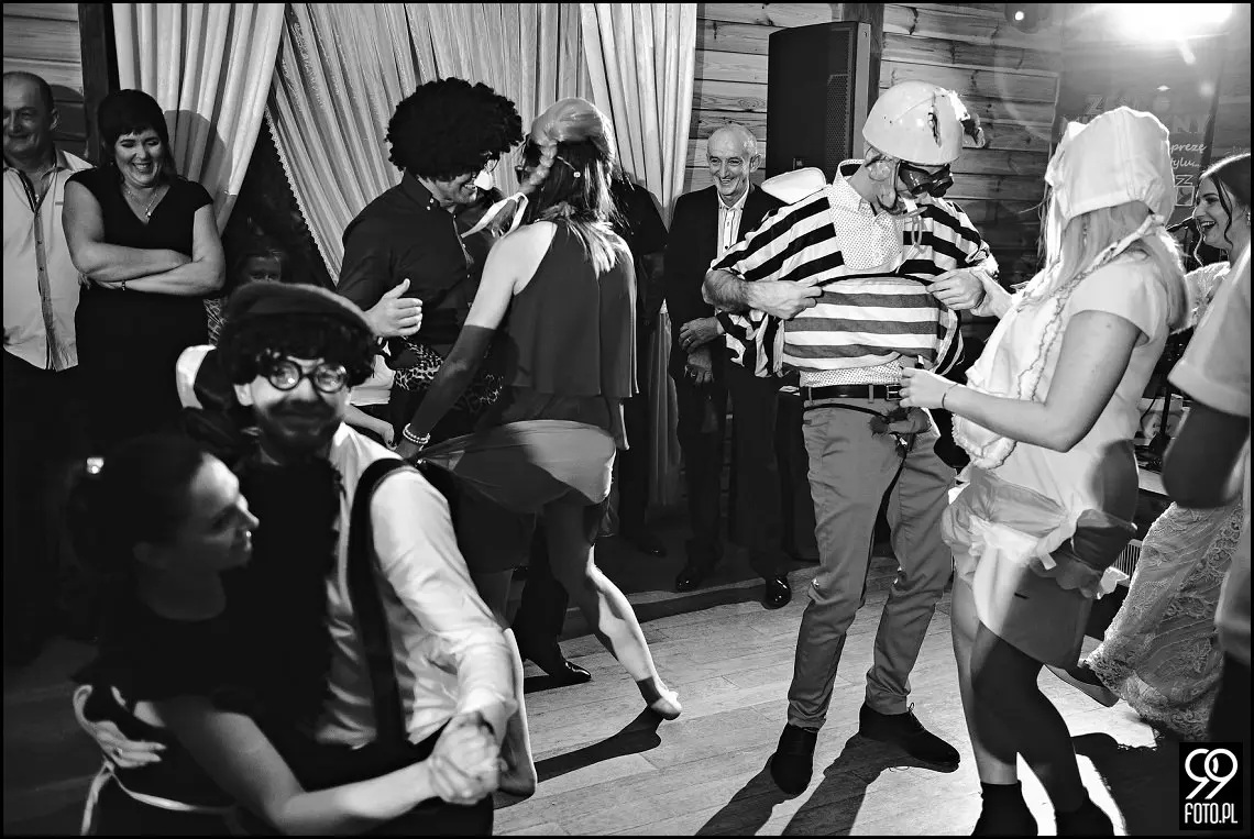 Zielone Wzgórze Koniusza, fotograf ślubny Proszowice, garbus do ślubu