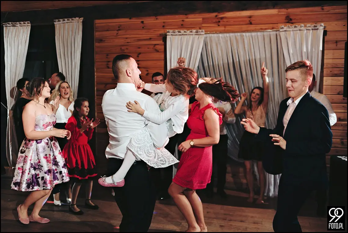 Zielone Wzgórze Koniusza, fotograf ślubny Proszowice, garbus do ślubu