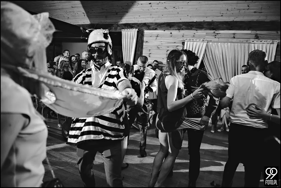 Zielone Wzgórze Koniusza, fotograf ślubny Proszowice, garbus do ślubu