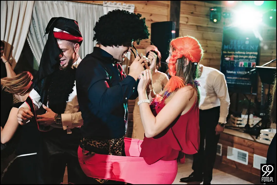 Zielone Wzgórze Koniusza, fotograf ślubny Proszowice, garbus do ślubu