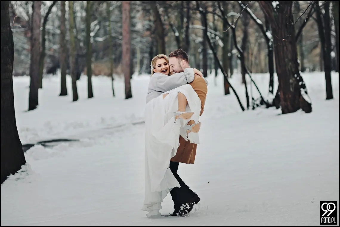 pomysł na sesje zimową, sesja ślubna zimą, miejsce na sesję ślubną w Krakowie