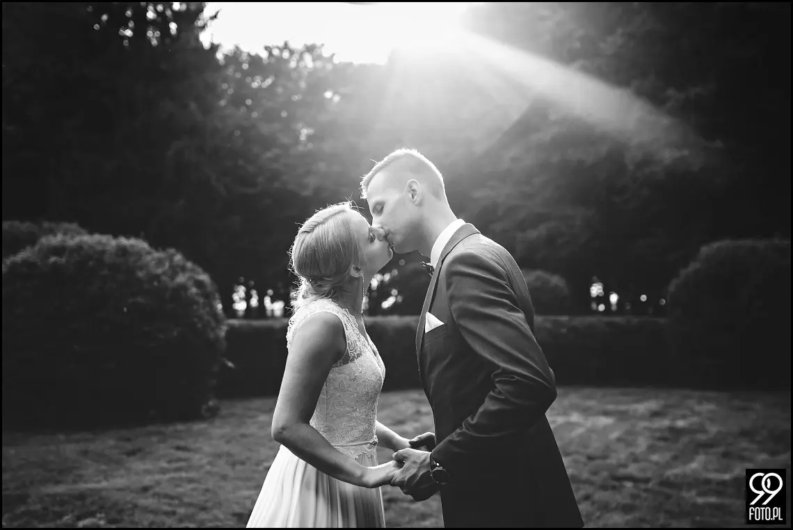 pomysł na sesję zdjęciową, ciekawe miejsca w krakowie, zdjęcia pary młodej w plenerze