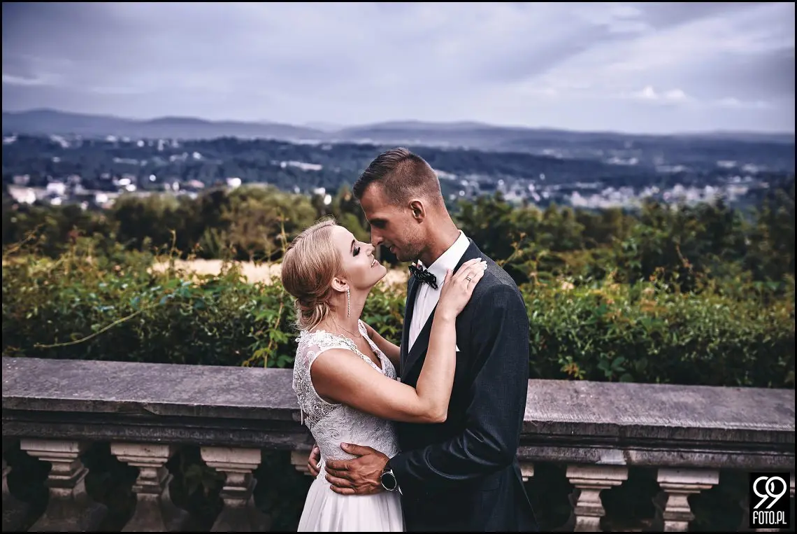 pomysł na sesję zdjęciową, ciekawe miejsca w krakowie, zdjęcia pary młodej w plenerze