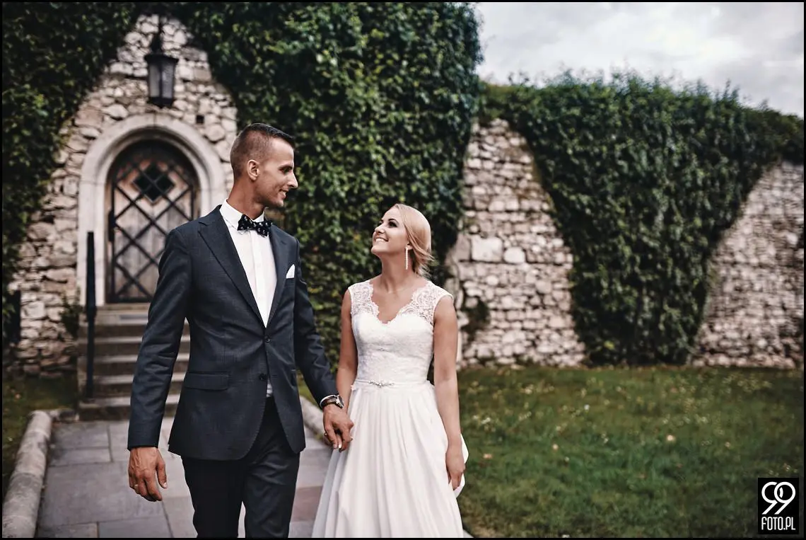 pomysł na sesję zdjęciową, ciekawe miejsca w krakowie, zdjęcia pary młodej w plenerze