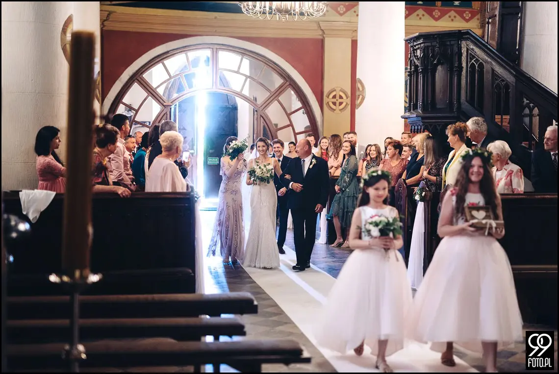 wesele w stylu boho, wesele w stodole, ślub w klimacie rustykalnym