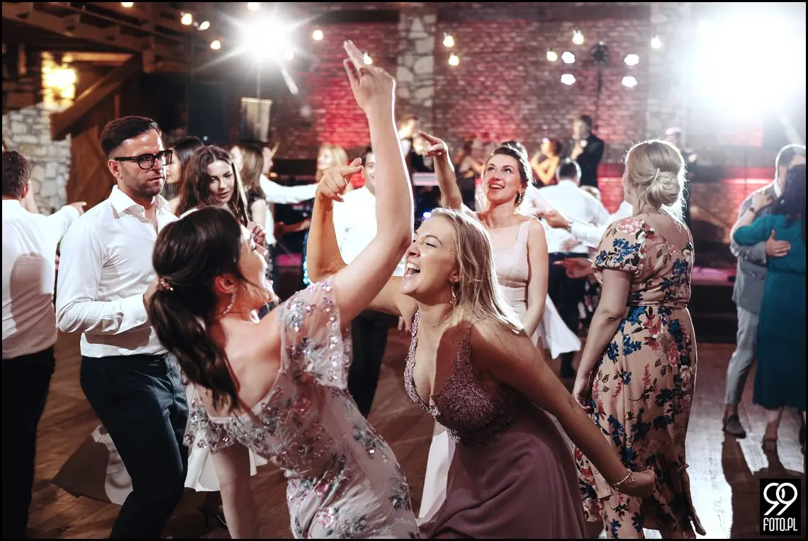 wesele w stylu boho, wesele w stodole, ślub w klimacie rustykalnym