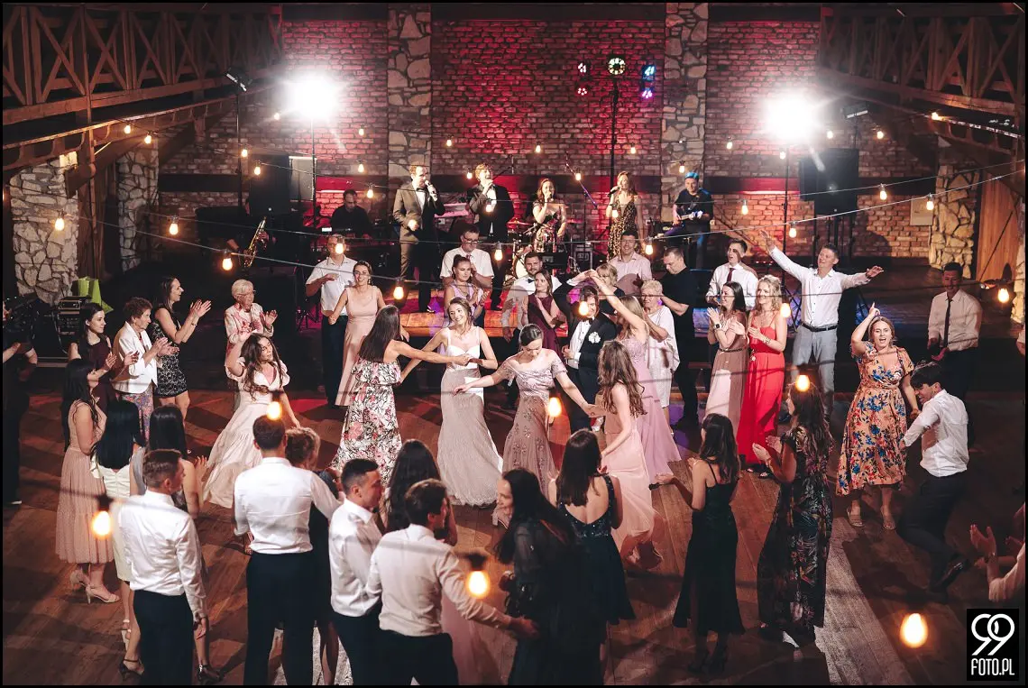 wesele w stylu boho, wesele w stodole, ślub w klimacie rustykalnym