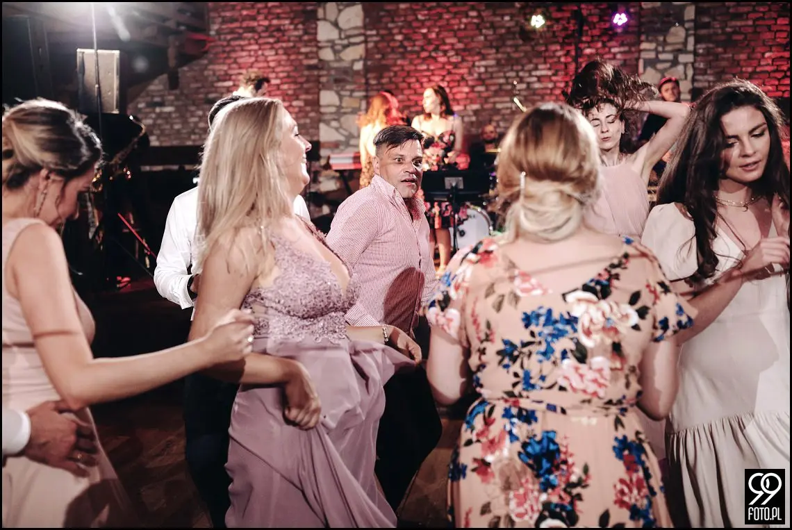 wesele w stylu boho, wesele w stodole, ślub w klimacie rustykalnym