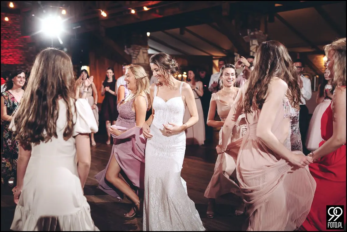 wesele w stylu boho, wesele w stodole, ślub w klimacie rustykalnym