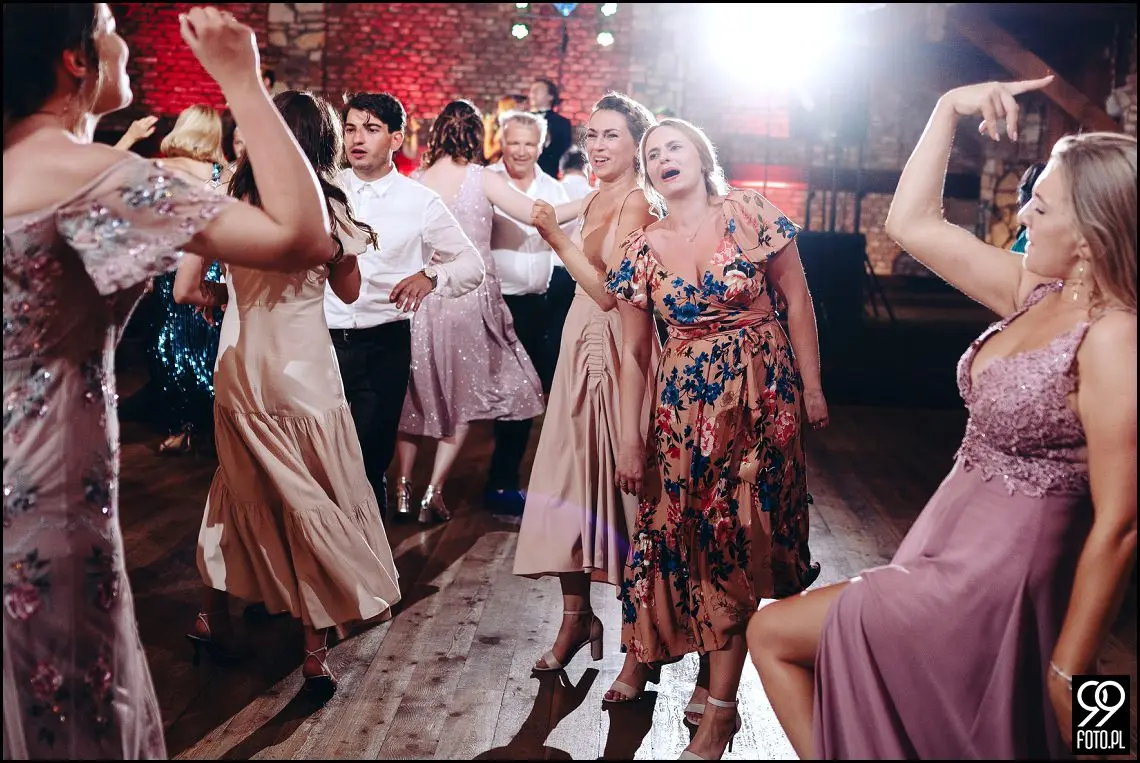 wesele w stylu boho, wesele w stodole, ślub w klimacie rustykalnym