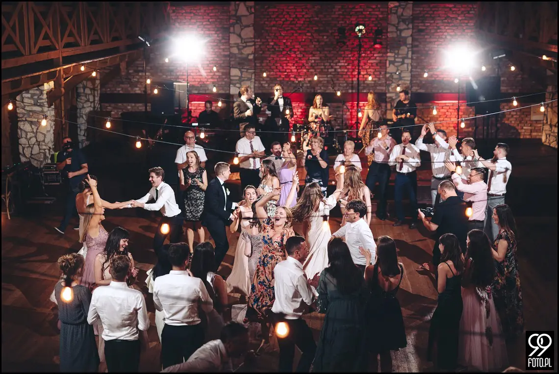 wesele w stylu boho, wesele w stodole, ślub w klimacie rustykalnym