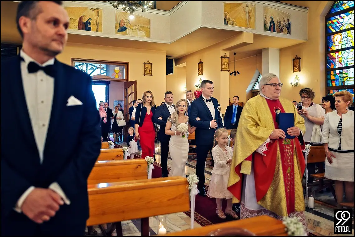fotograf na wesele kraków,reportaż ślubny kraków,zdjęcia ślubne dom weselny karolinka