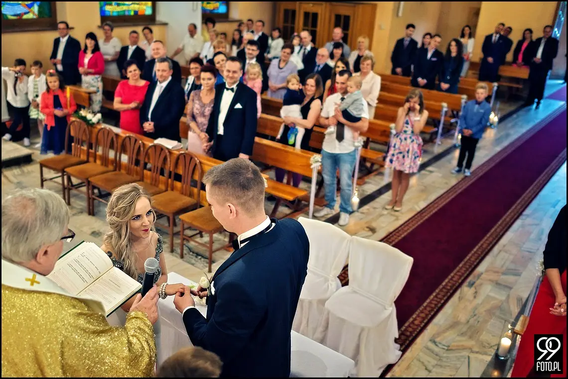 fotograf na wesele kraków,reportaż ślubny kraków,zdjęcia ślubne dom weselny karolinka
