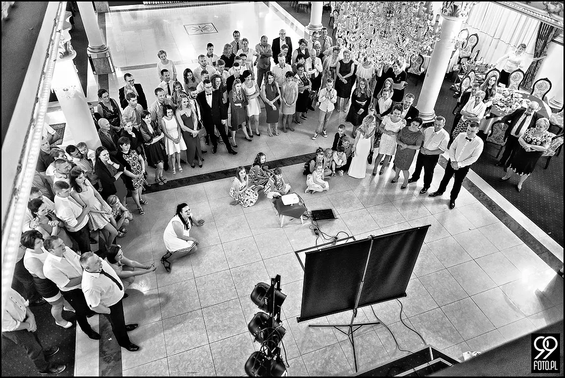 fotograf na wesele kraków,reportaż ślubny kraków,zdjęcia ślubne dom weselny karolinka