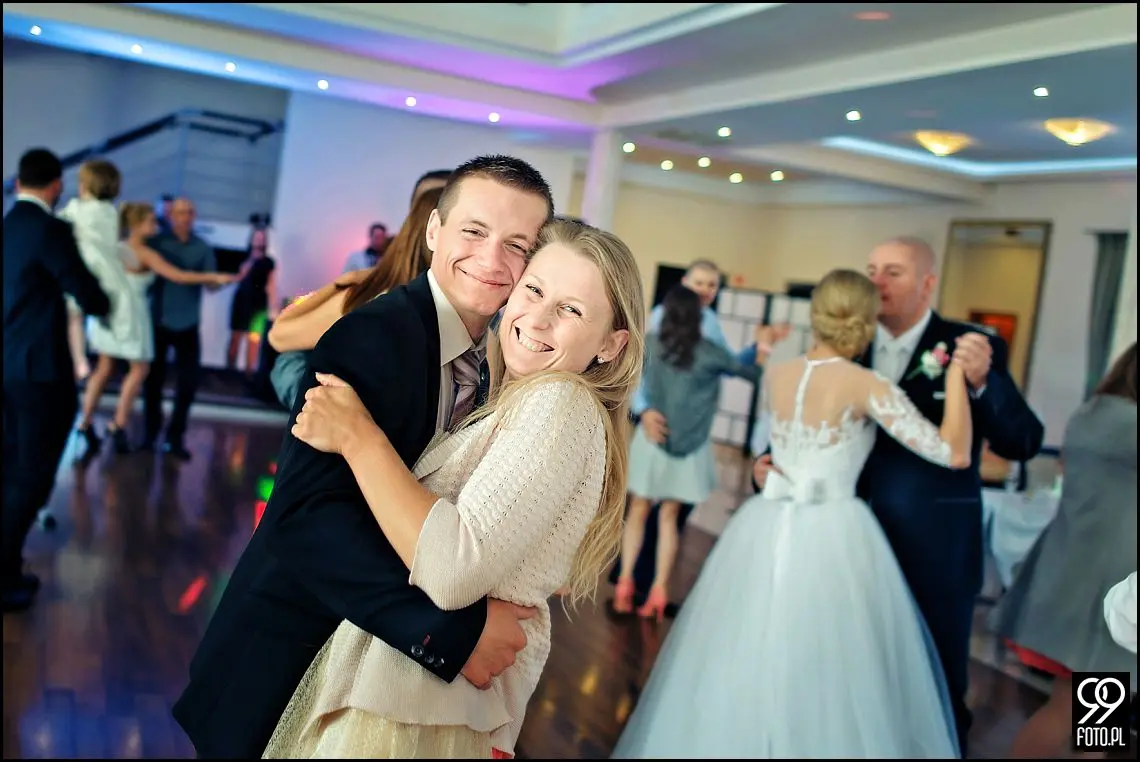 zdjęcia ślubne restauracja magnolia budzów,fotograf na wesele stronie,fotograf na ślub zakrzów