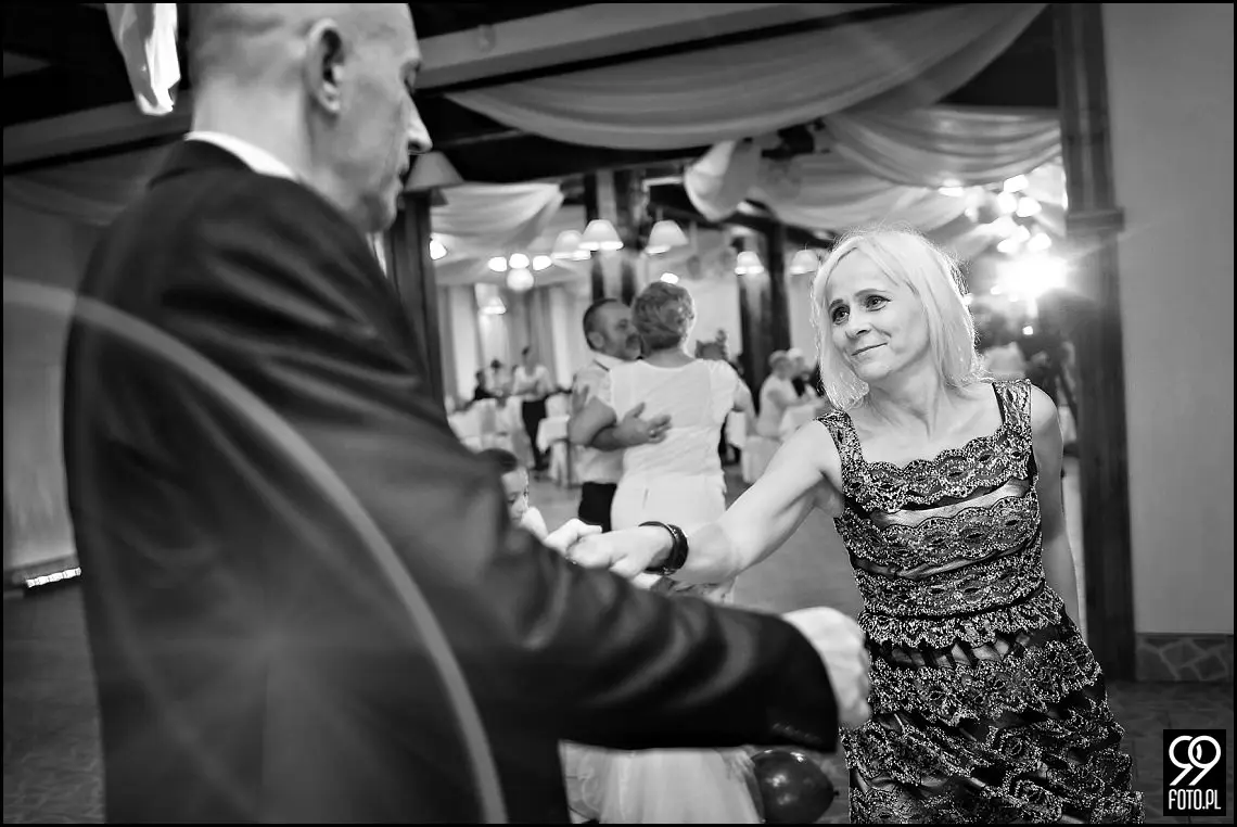 fotograf na wesele kraków,zdjęcia ślubne w restauracji zajazd polesie