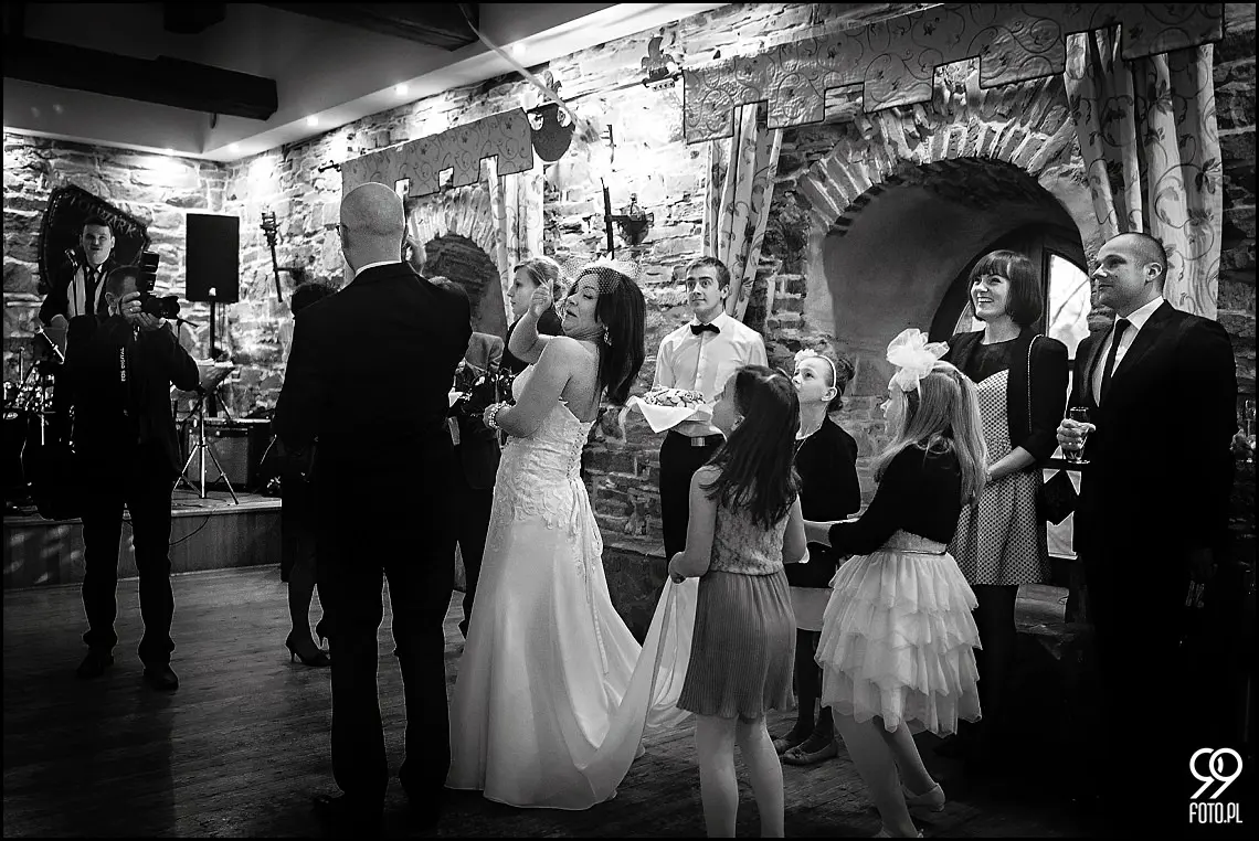 zdjęcia ślubne folwark stara winiarnia,fotograf na ślub mszana dolna,fotograf na ślub cywilny