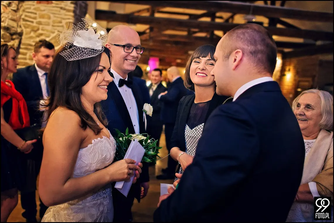 zdjęcia ślubne folwark stara winiarnia,fotograf na ślub mszana dolna,fotograf na ślub cywilny