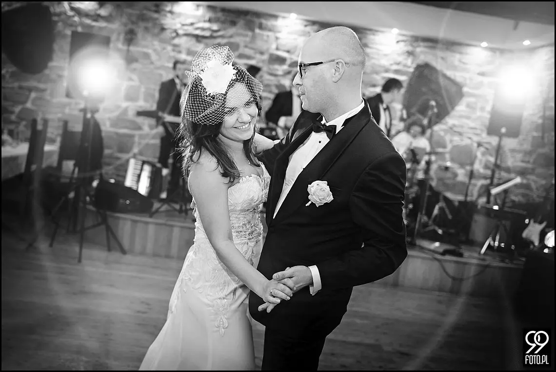 zdjęcia ślubne folwark stara winiarnia,fotograf na ślub mszana dolna,fotograf na ślub cywilny