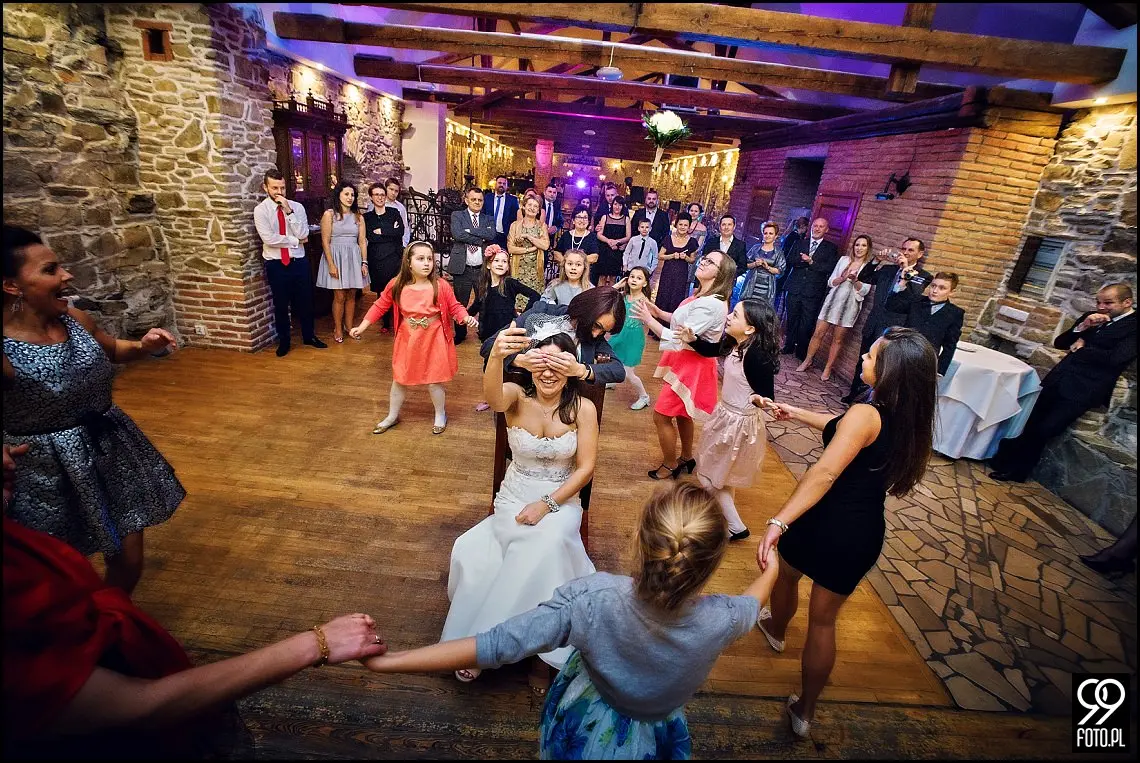 zdjęcia ślubne folwark stara winiarnia,fotograf na ślub mszana dolna,fotograf na ślub cywilny