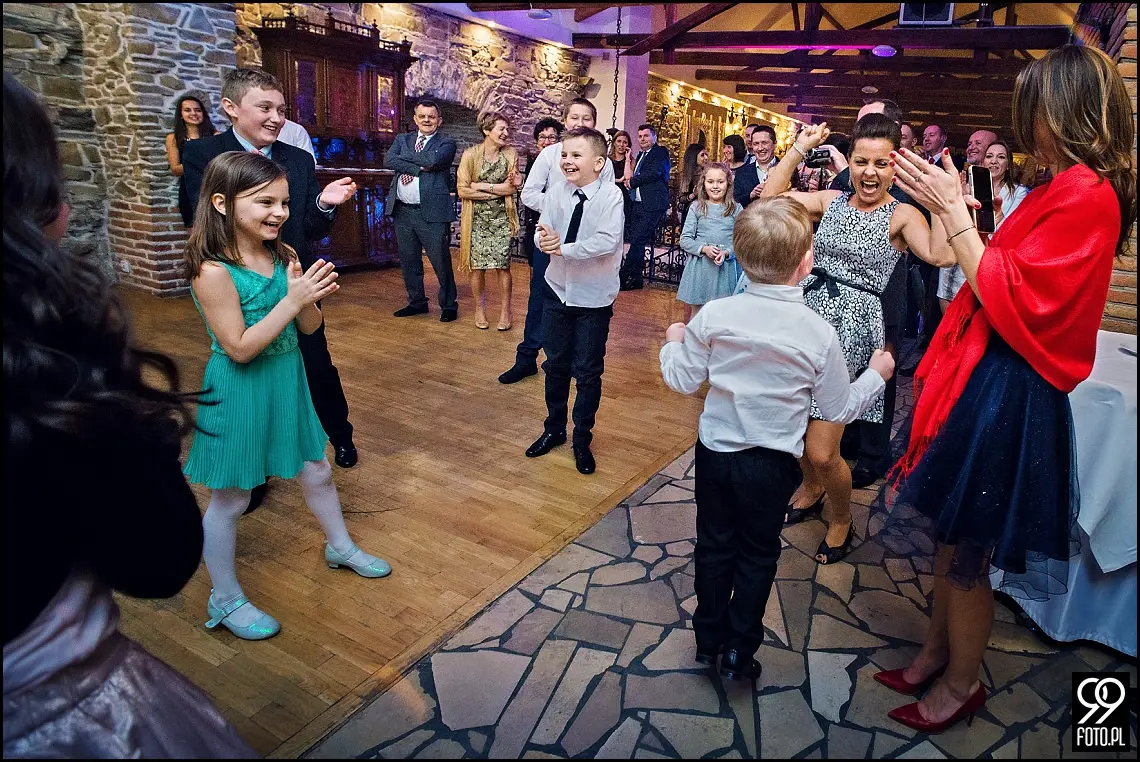 zdjęcia ślubne folwark stara winiarnia,fotograf na ślub mszana dolna,fotograf na ślub cywilny