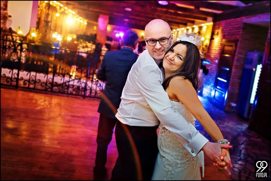 zdjęcia ślubne folwark stara winiarnia,fotograf na ślub mszana dolna,fotograf na ślub cywilny