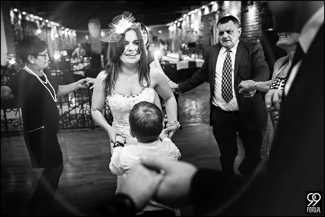 zdjęcia ślubne folwark stara winiarnia,fotograf na ślub mszana dolna,fotograf na ślub cywilny