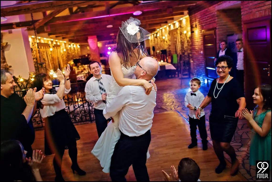 zdjęcia ślubne folwark stara winiarnia,fotograf na ślub mszana dolna,fotograf na ślub cywilny