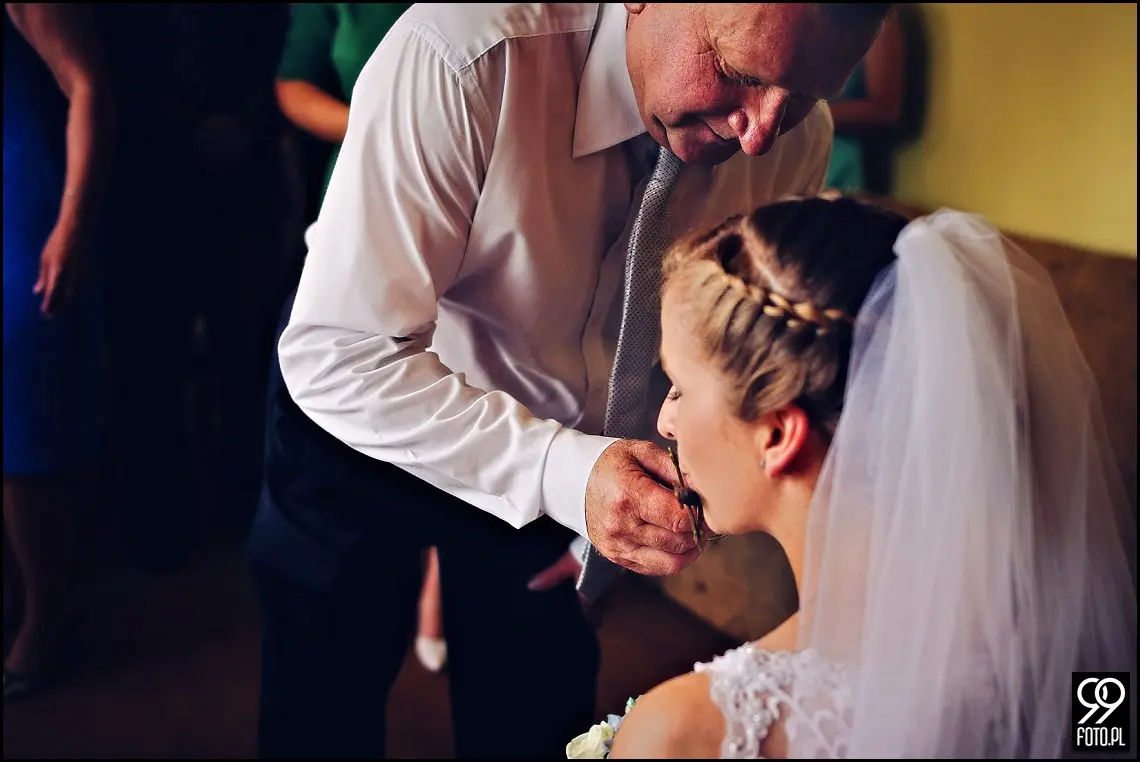 fotograf na wesele kraków,reportaż ślubny bolechowiece,dom weselny u niedźwiedzia