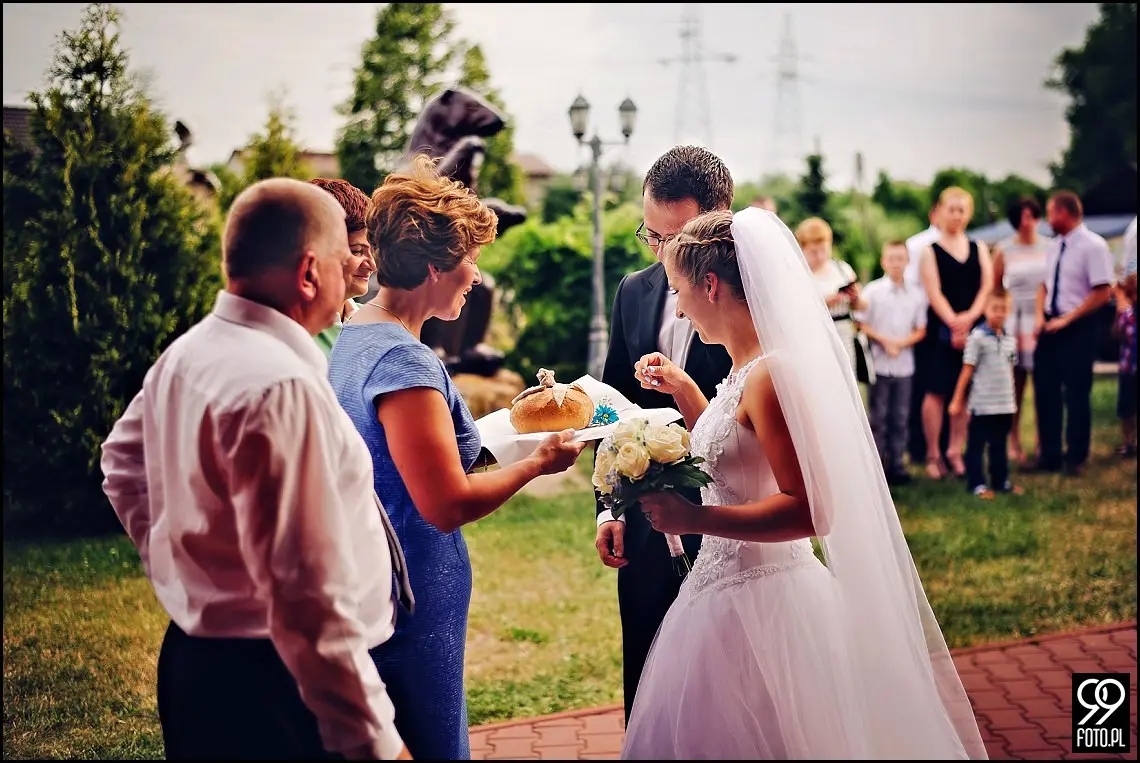 fotograf na wesele kraków,reportaż ślubny bolechowiece,dom weselny u niedźwiedzia