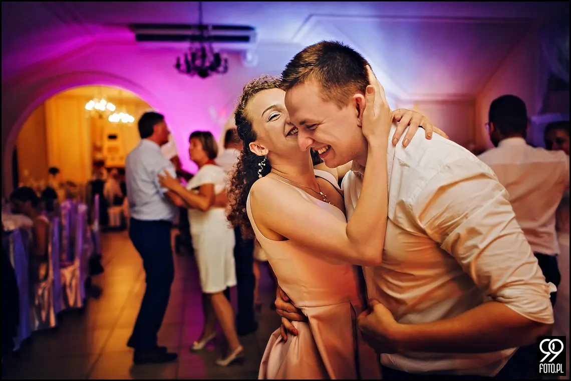 fotograf na wesele kraków,reportaż ślubny bolechowiece,dom weselny u niedźwiedzia