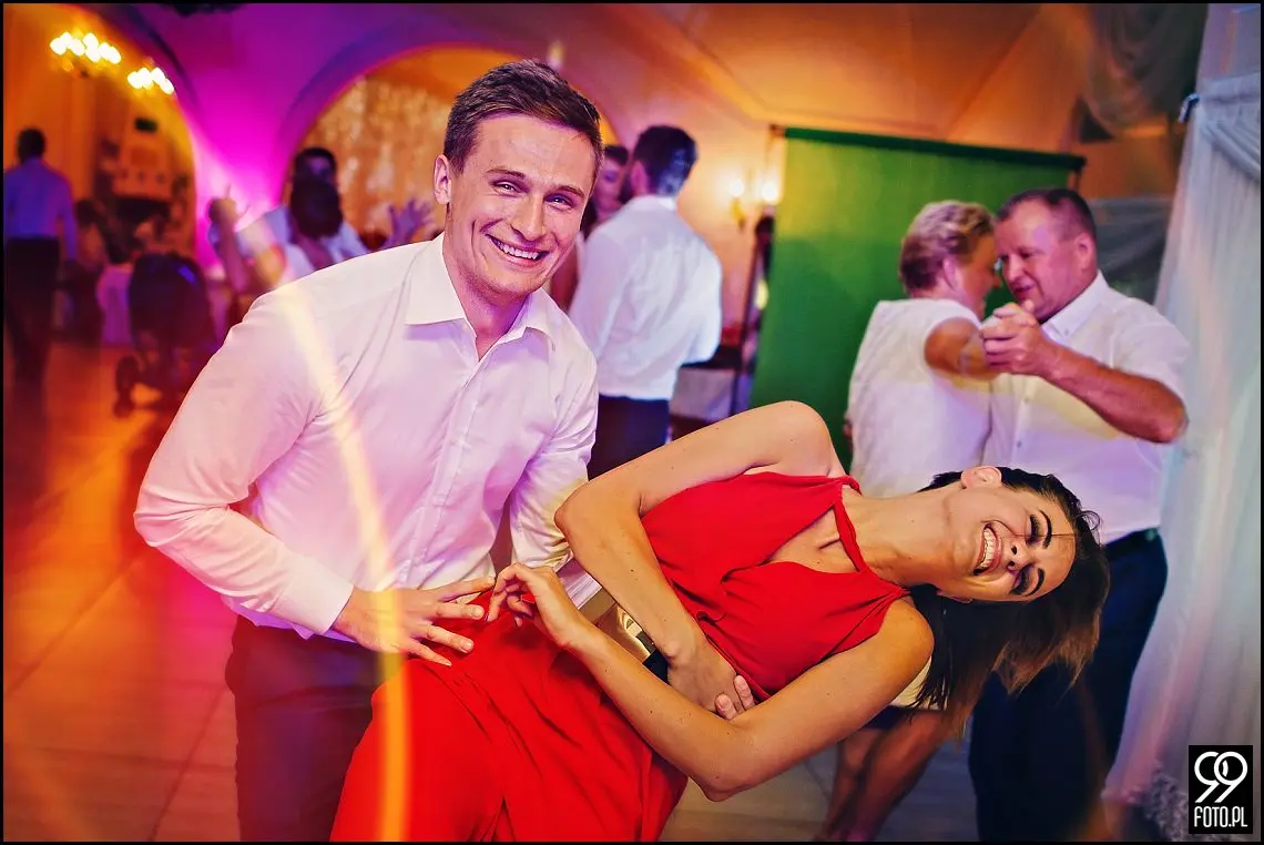 fotograf na wesele kraków,reportaż ślubny bolechowiece,dom weselny u niedźwiedzia