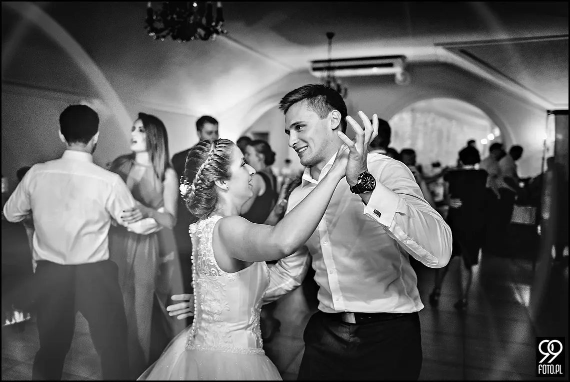 fotograf na wesele kraków,reportaż ślubny bolechowiece,dom weselny u niedźwiedzia