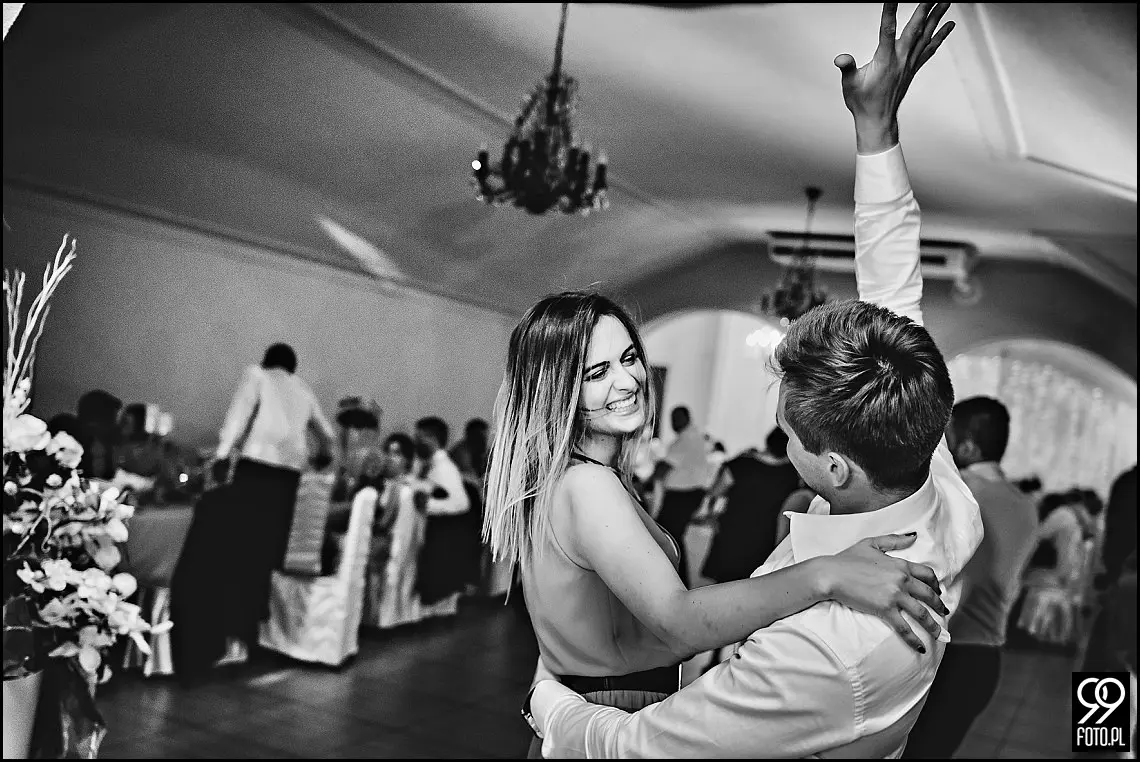 fotograf na wesele kraków,reportaż ślubny bolechowiece,dom weselny u niedźwiedzia