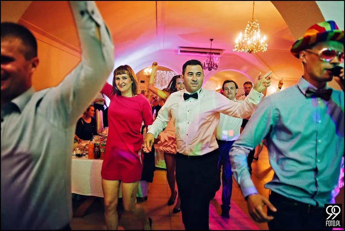 fotograf na wesele kraków,reportaż ślubny bolechowiece,dom weselny u niedźwiedzia