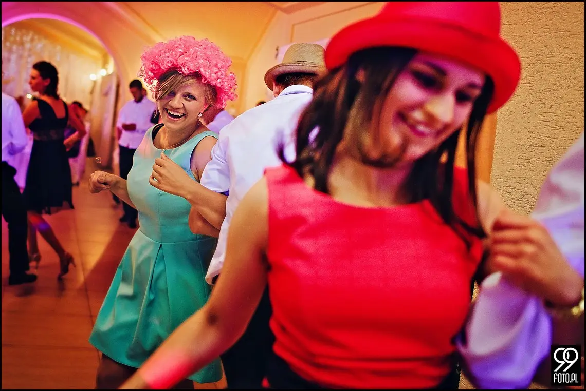 fotograf na wesele kraków,reportaż ślubny bolechowiece,dom weselny u niedźwiedzia