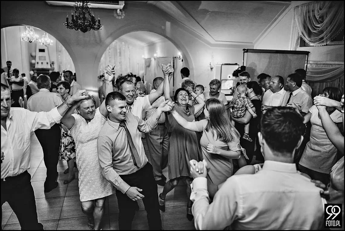 fotograf na wesele kraków,reportaż ślubny bolechowiece,dom weselny u niedźwiedzia