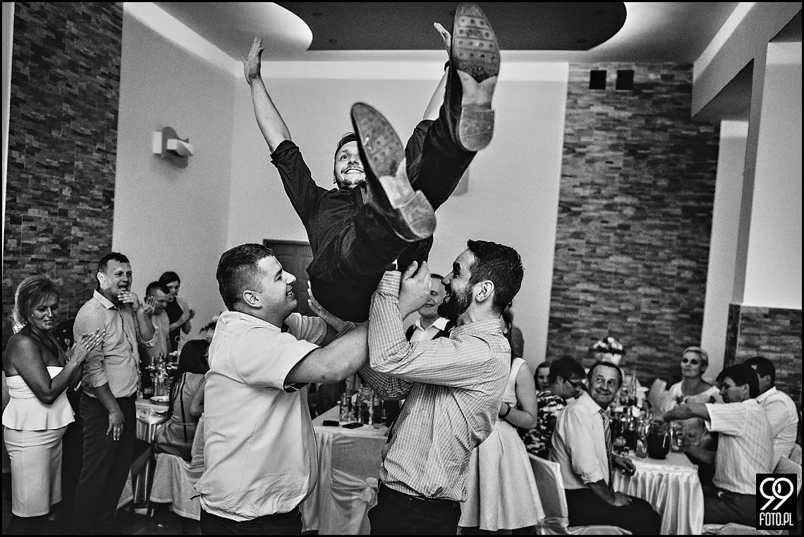 reportaż ślubny kraków,zdjęcia ślubne osp trzemeśnia