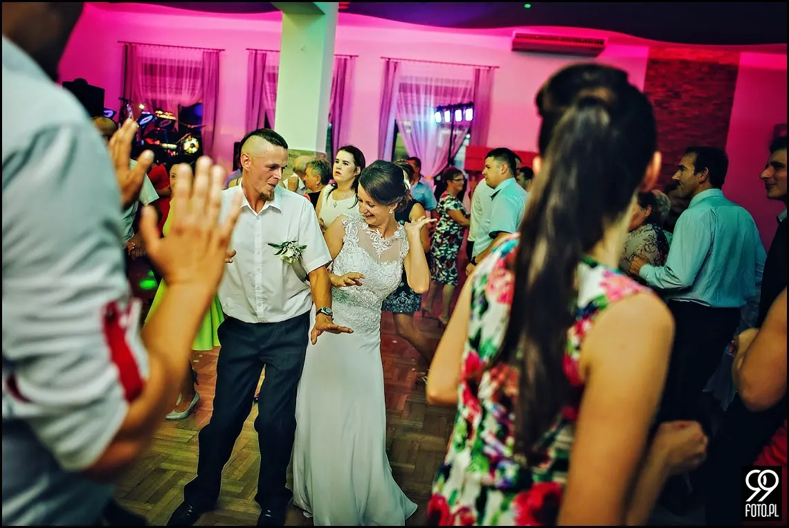 reportaż ślubny kraków,zdjęcia ślubne osp trzemeśnia